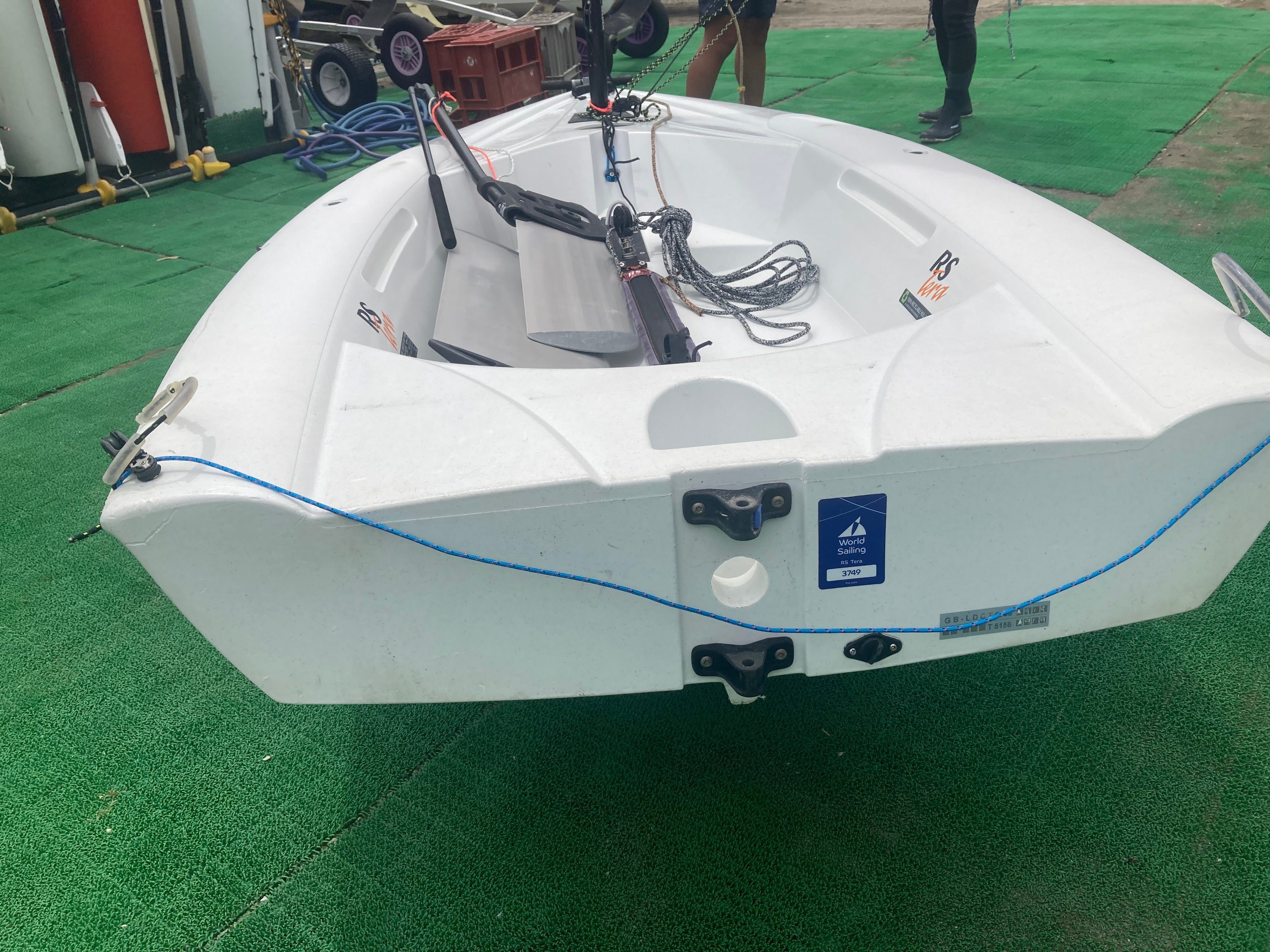 中古艇　RS Tera Sport　セール番号3749　純正鉄製トロリー付き